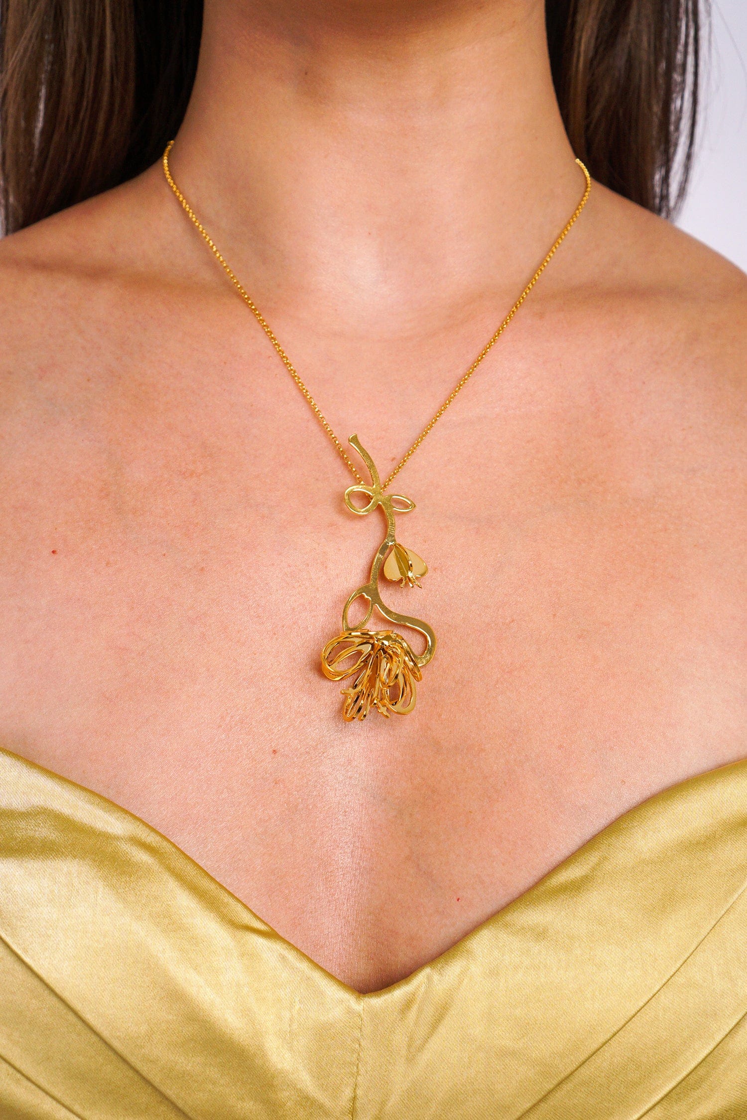 DCD NECKLACES Flower Necklace In Bronze And Brass Gold Plated