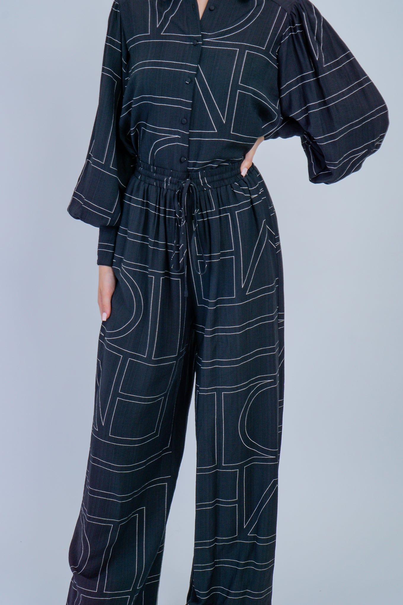DCD PANTS Black/White Linear Abstract Pants