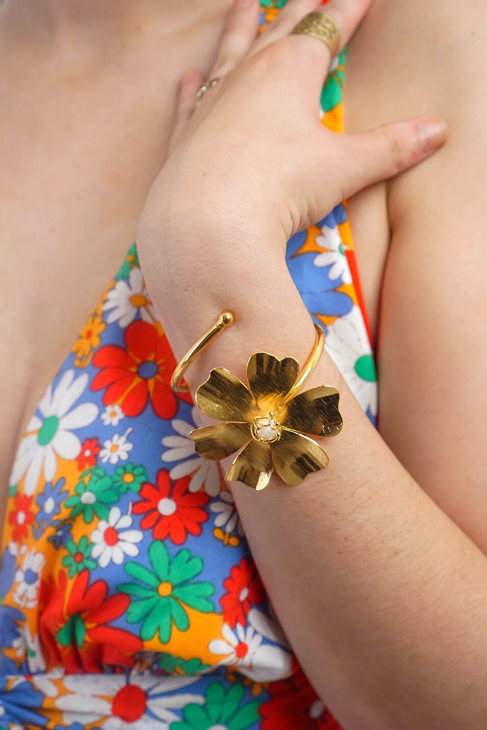 DCD BRACELETS 1 Gold Pearl Flower Bracelet