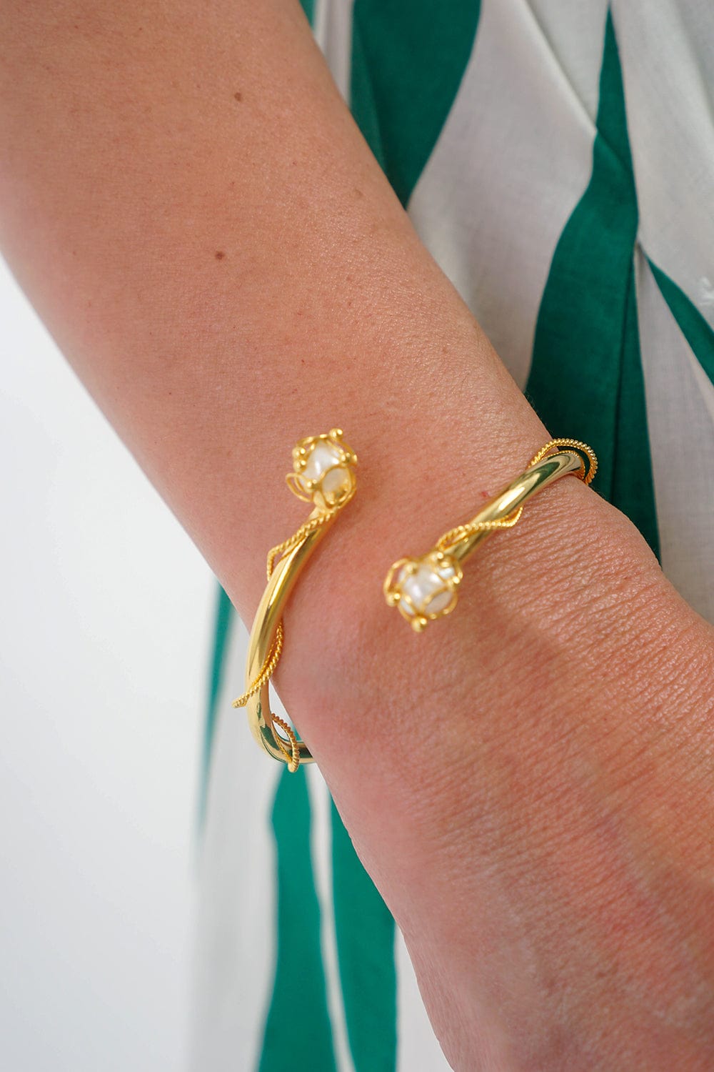 DCD BRACELETS 1 Gold Pearl Wrap Bracelet