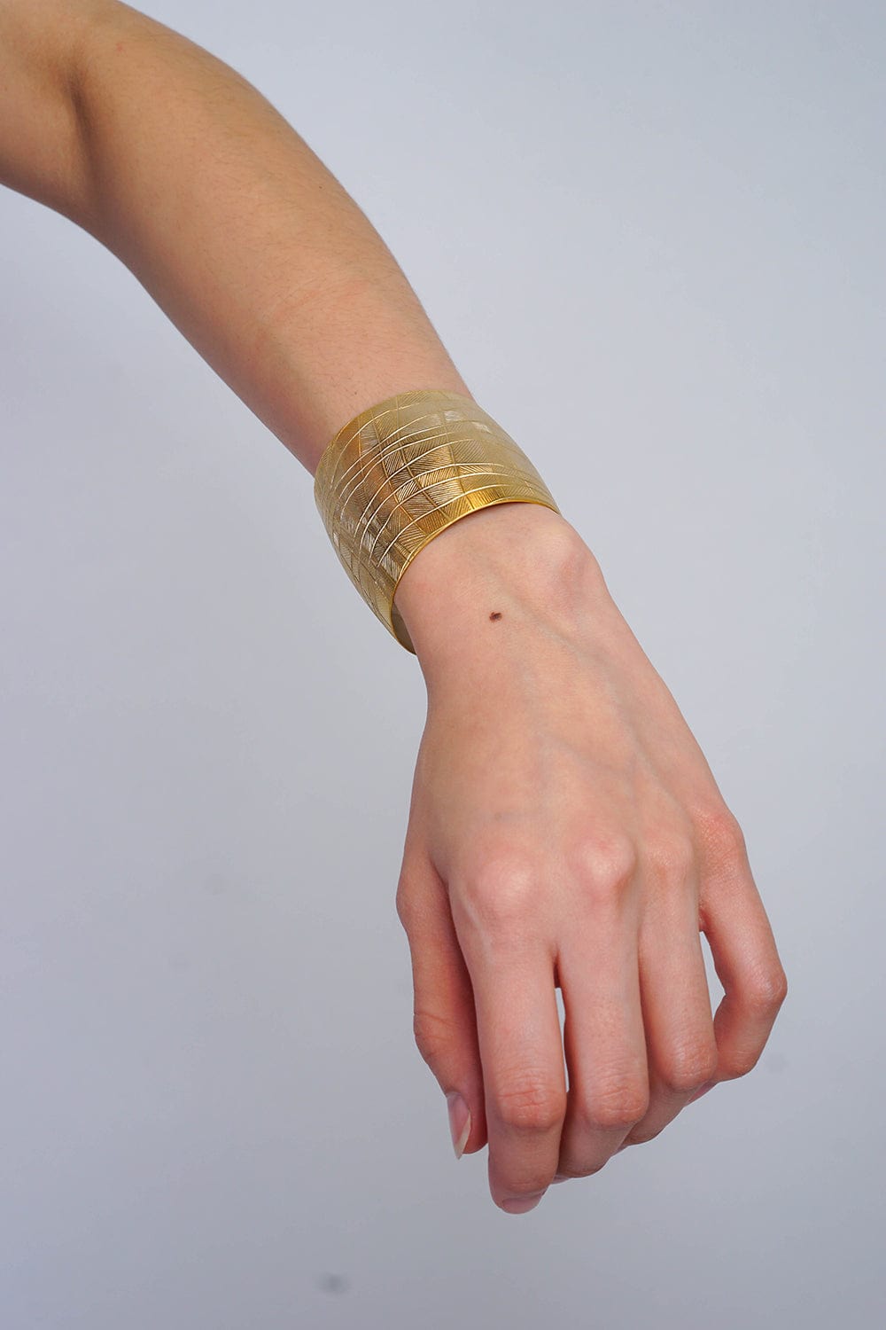 DCD BRACELETS Gold Curved Textured Wide Cuff Bracelet