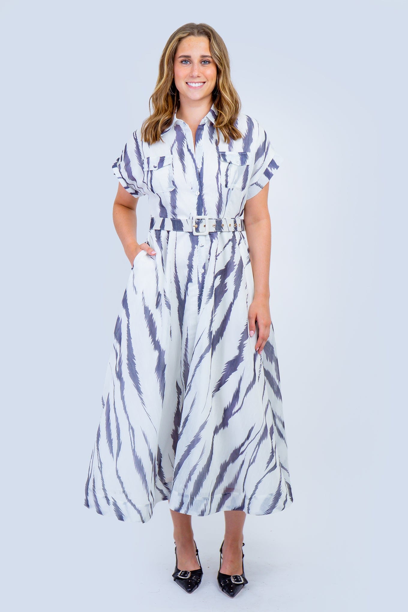 DCD DRESSES Black and White Collared Full Maxi Dress