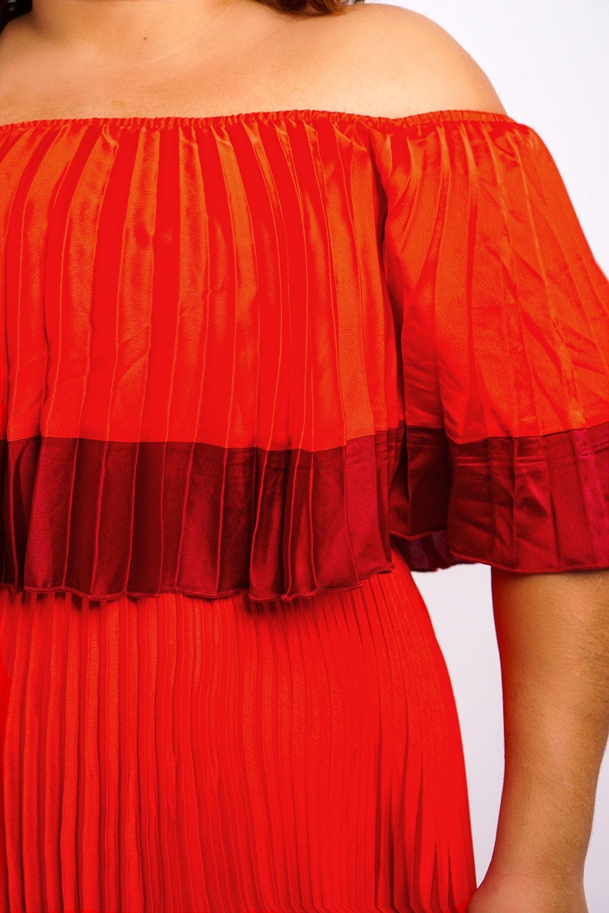 DCD DRESSES Red/Burgundy Block Off Shoulder Pleats Dress