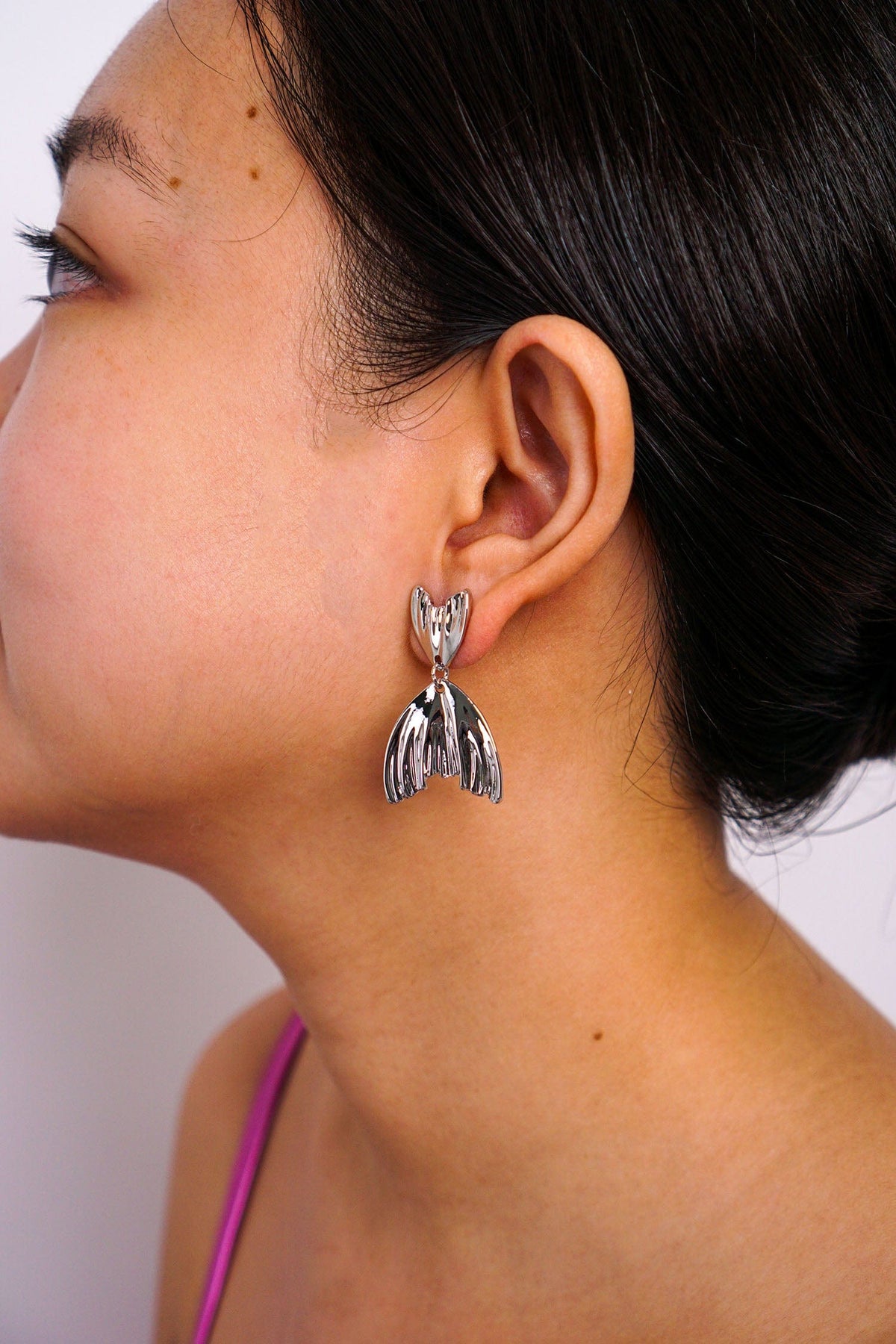 DCD EARRINGS Silver Pleated Fishtail Stud Earrings