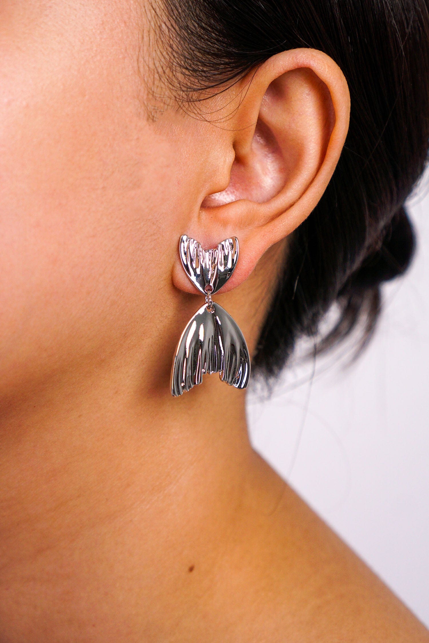 DCD EARRINGS Silver Pleated Fishtail Stud Earrings