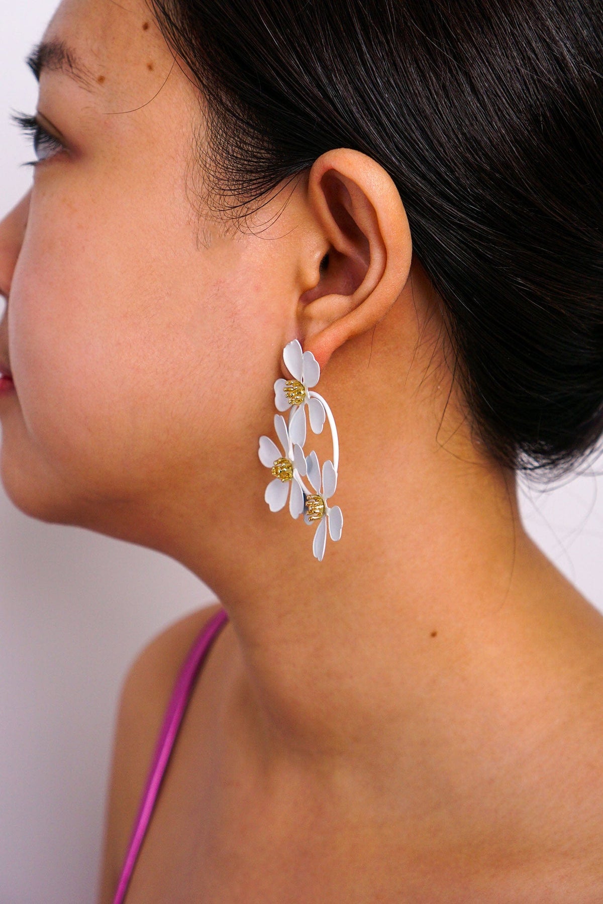 DCD EARRINGS White Flower Stud Earrings