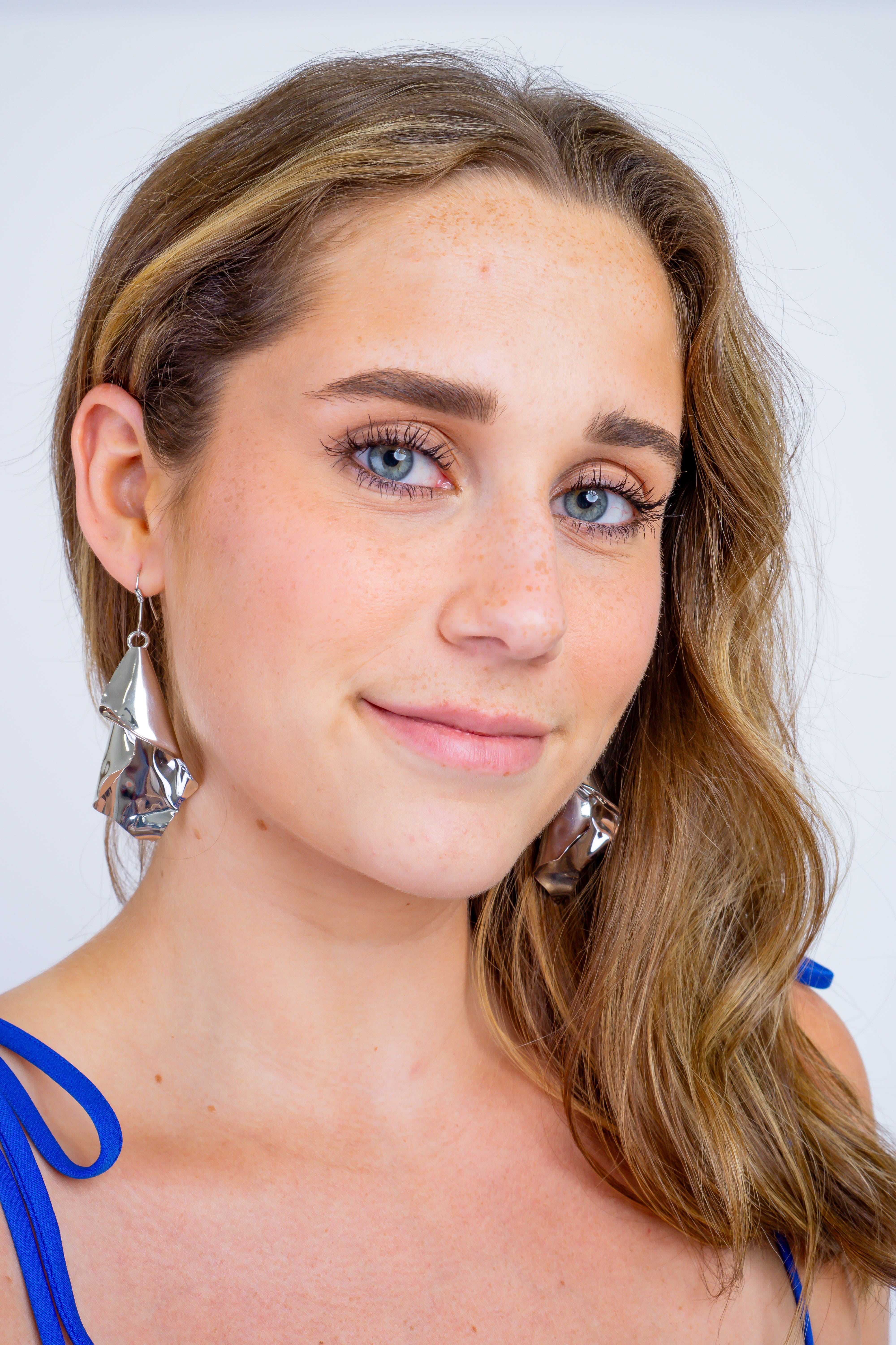 DCD EARRINGS White Gold Bell Earrings