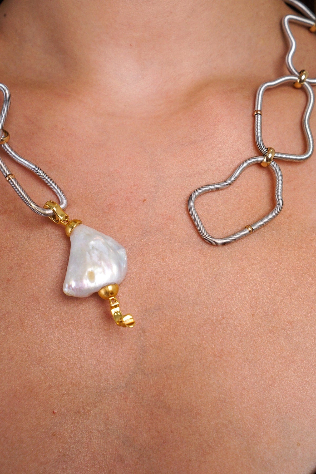DCD NECKLACES 1 Silver Baroque Shaped Wire Chain With Gold Rings And Large Biwa Pearls Necklace