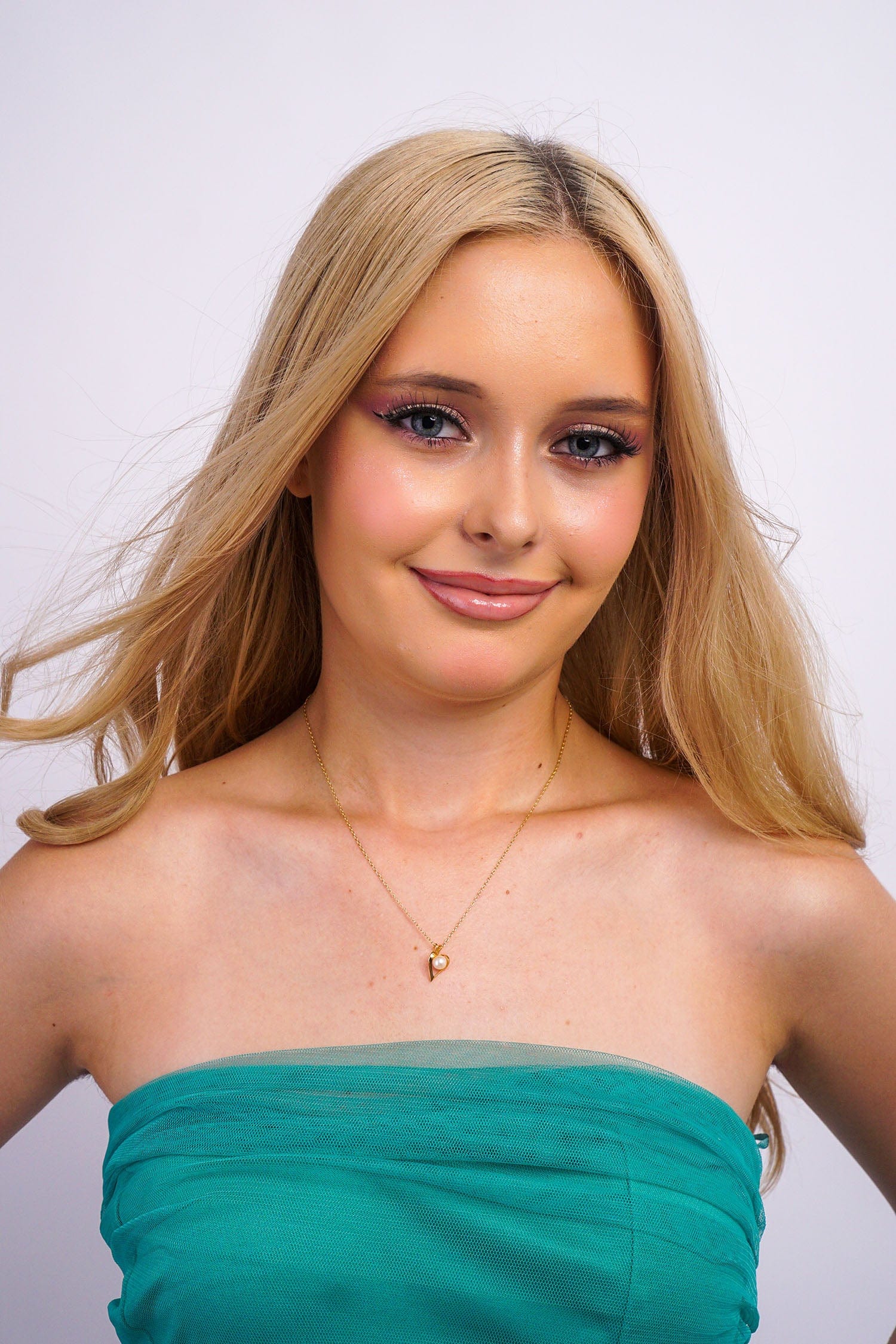 DCD NECKLACES Gold Pearl Heart Necklace