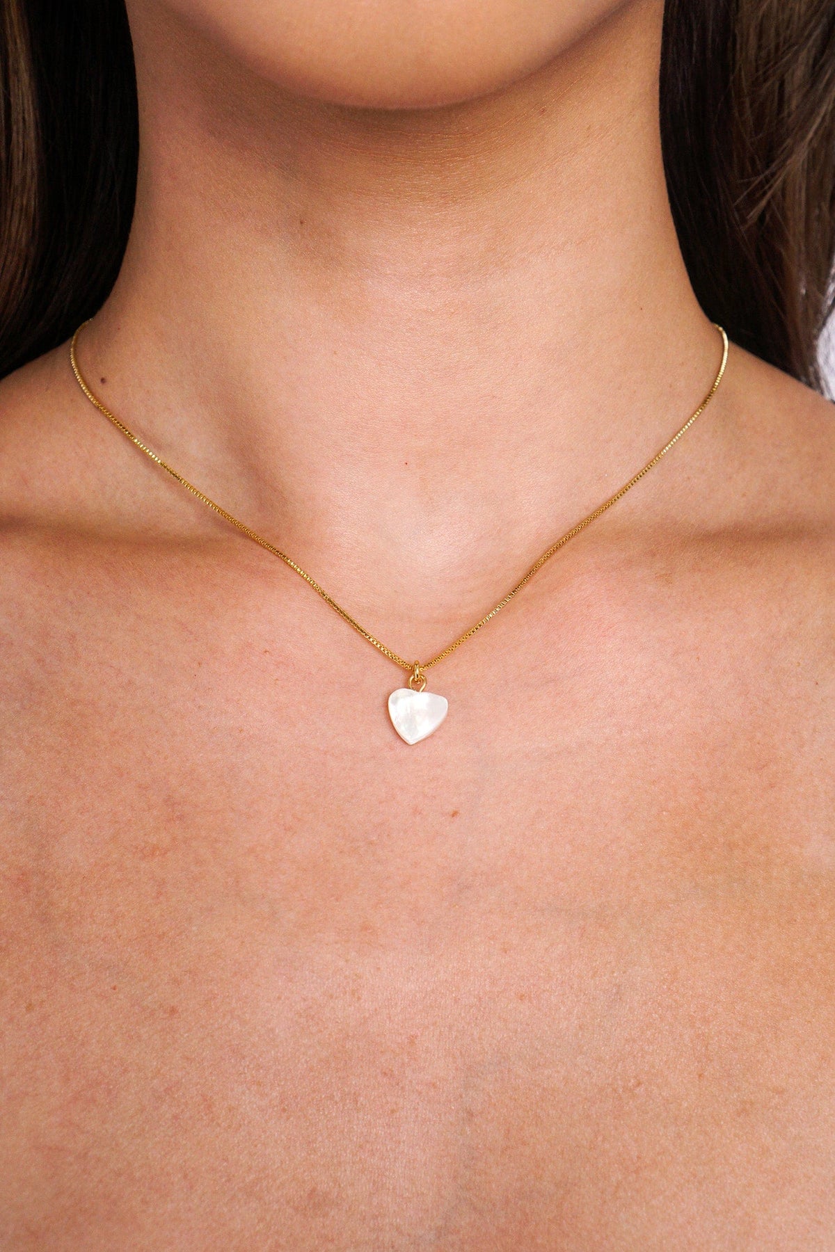 DCD NECKLACES White Heart Mini Pendant Gold Necklace