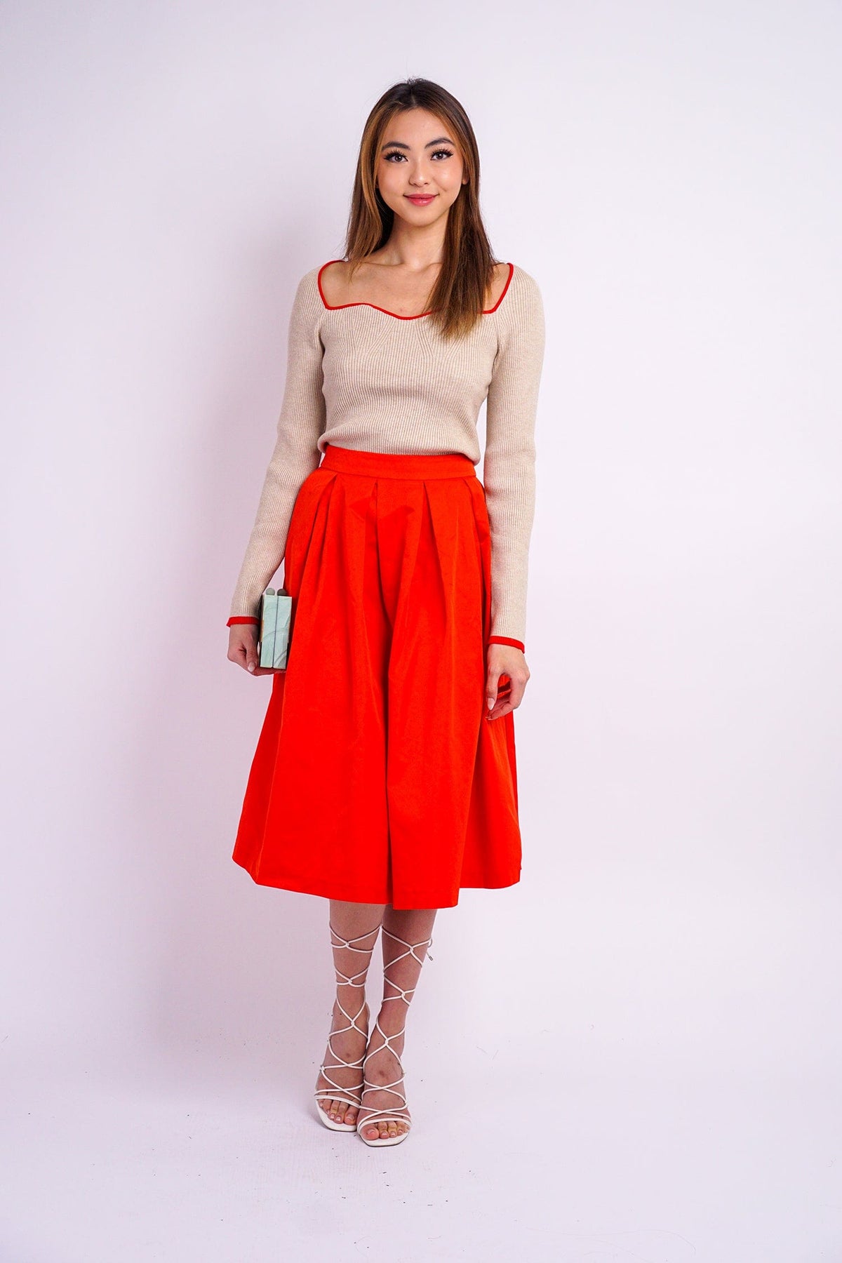 DCD SWEATERS Taupe Red Square Nk Sweater