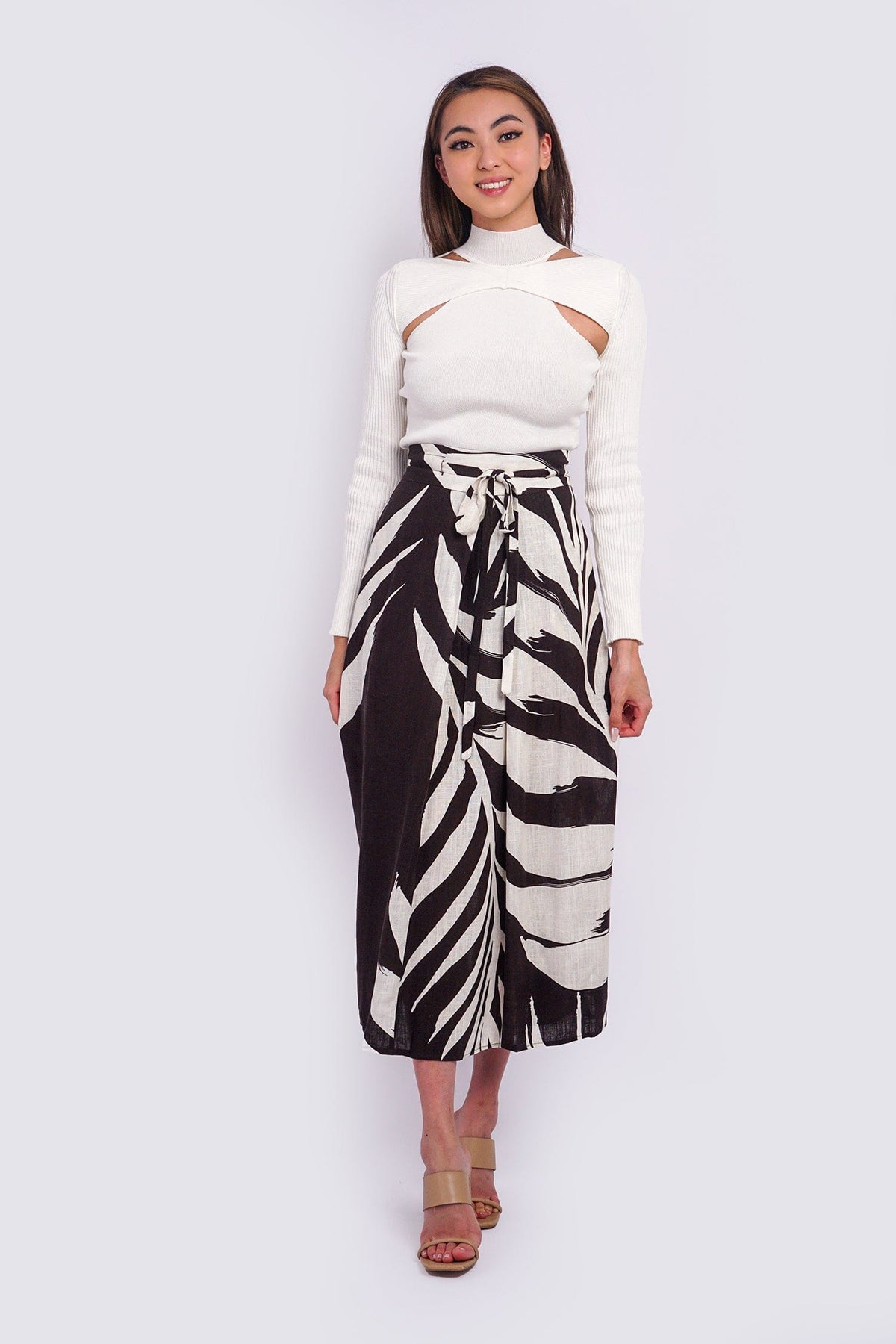 DCD TOPS Ivory Cool Turtlenk Knit Top