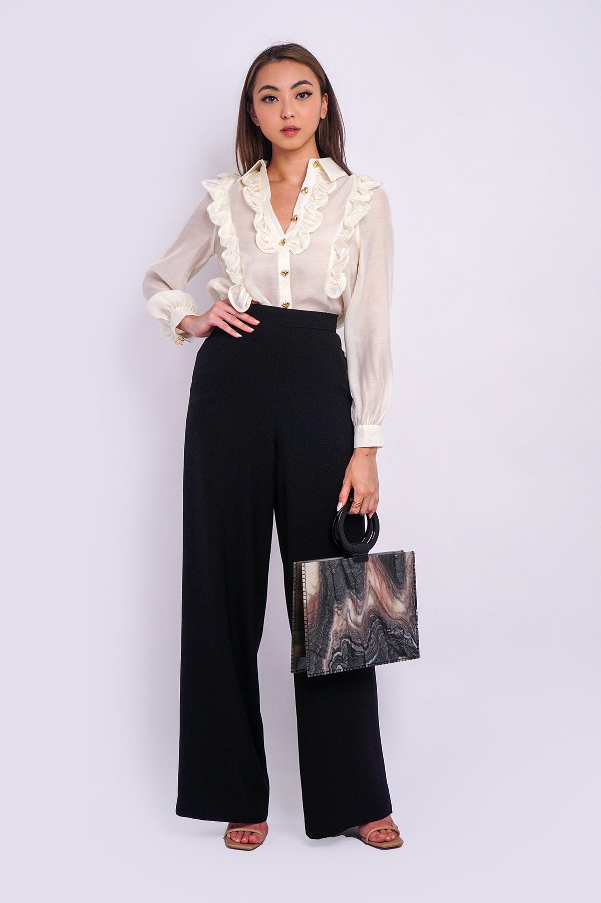DCD TOPS Ivory Scallop Wire Button Frt Top