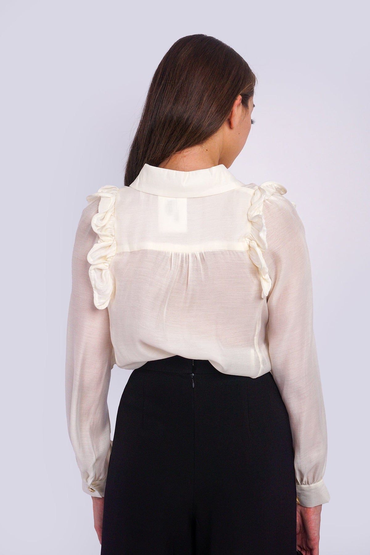 DCD TOPS Ivory Scallop Wire Button Frt Top