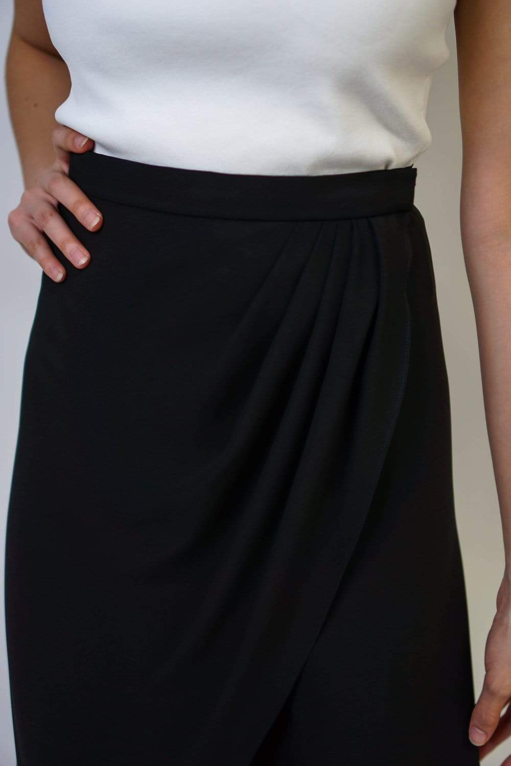 BOTTOMS Trixie Knee Skirt Black - Chloe Dao